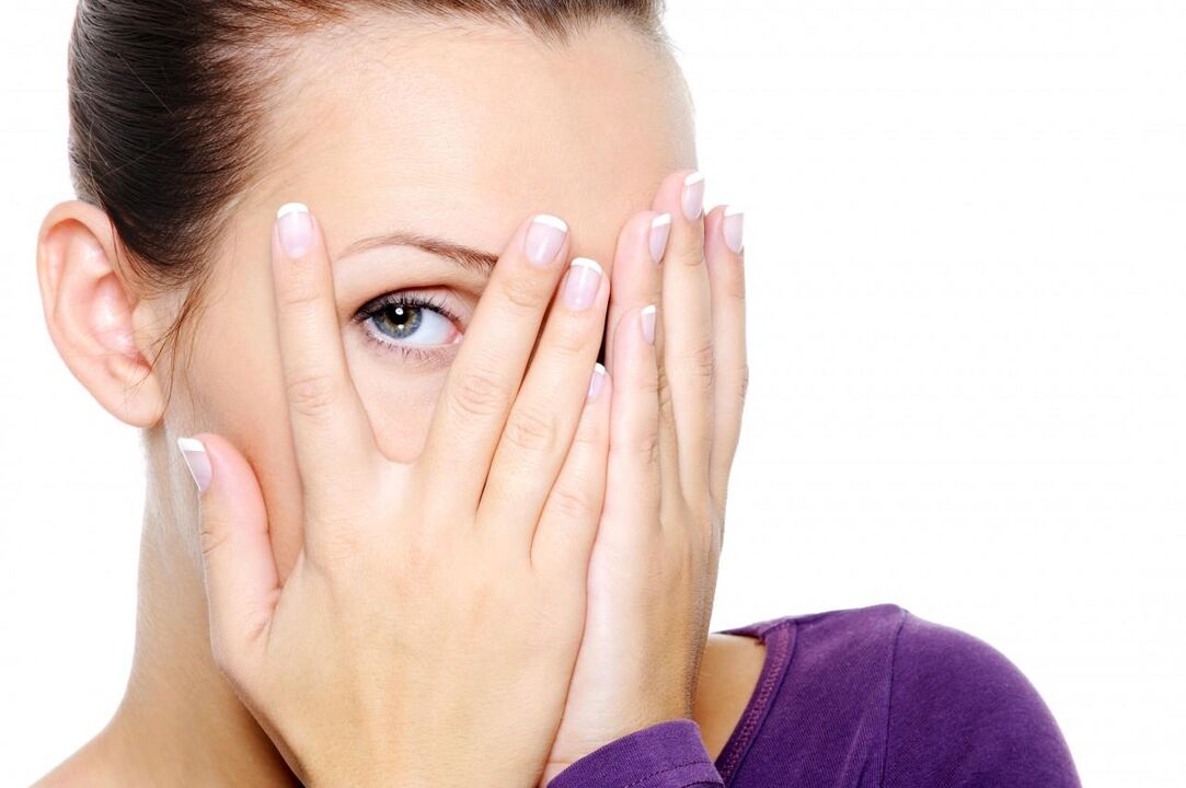 eye exercise with fingers